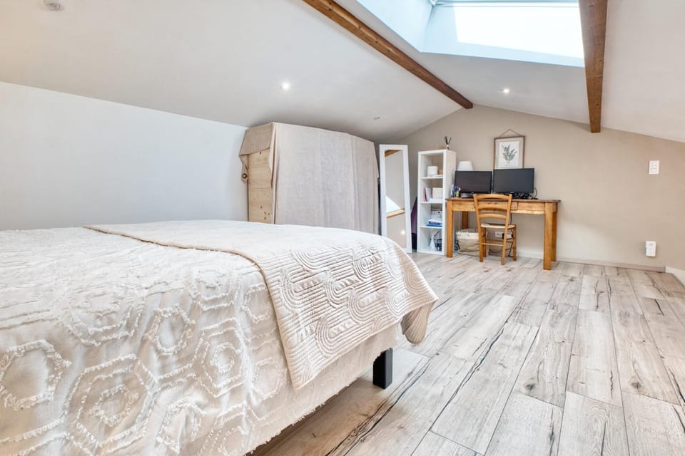 Property building, Living room, Bedroom