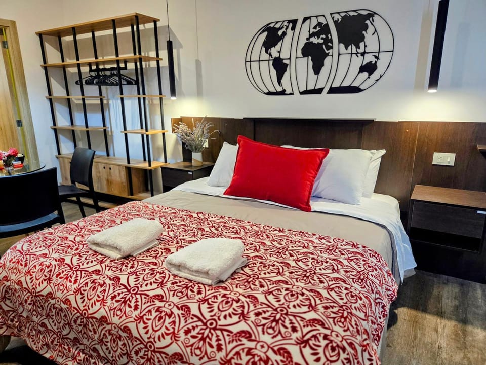 Bed, Photo of the whole room, Bedroom, towels