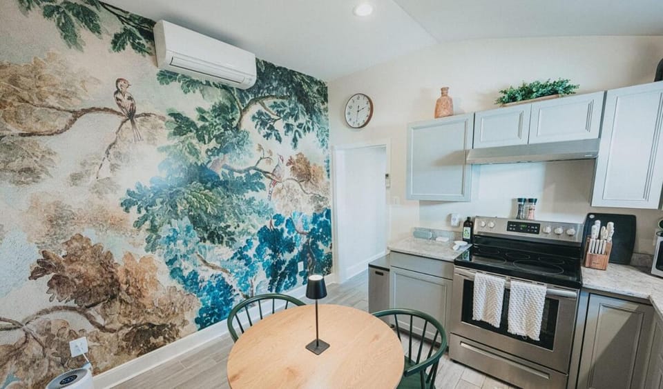 Coffee/tea facilities, dishwasher, toaster