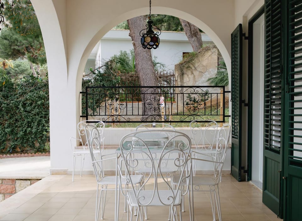 Patio, Day, Garden, View (from property/room), Balcony/Terrace, Dining area, Garden view