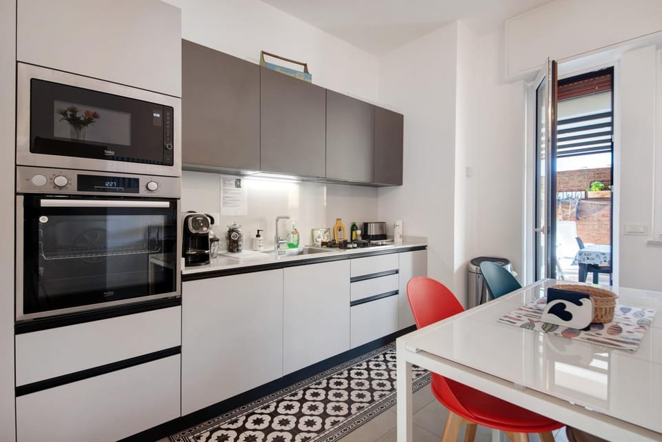 Kitchen or kitchenette, Living room