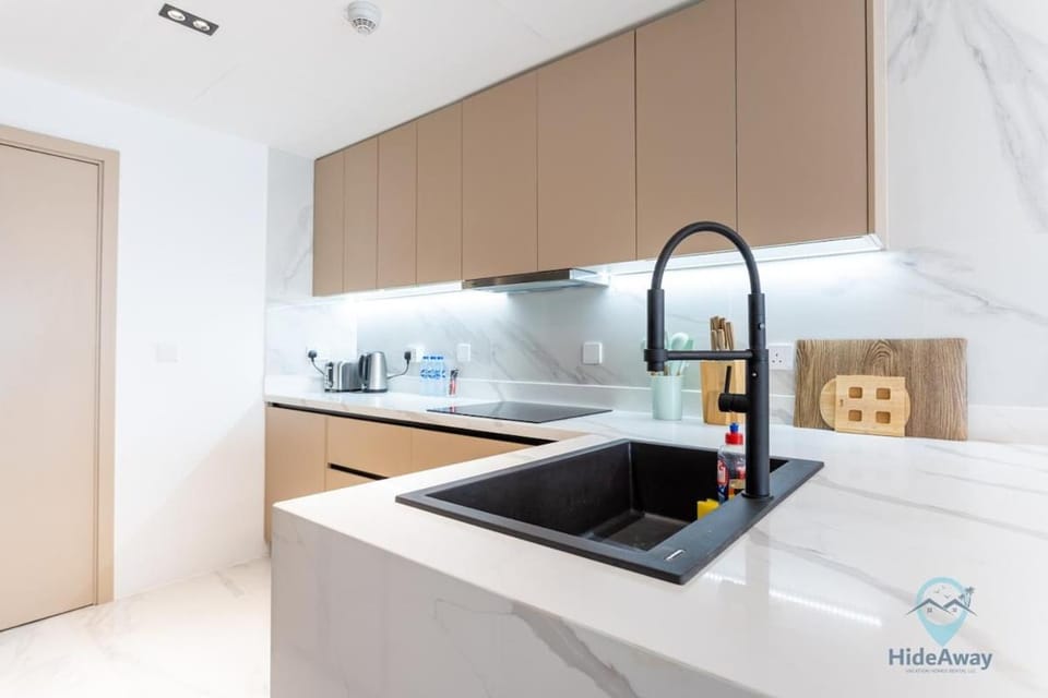 Bright Modern 1BR Heart Of JLT Skyline Views Apartment in Dubai