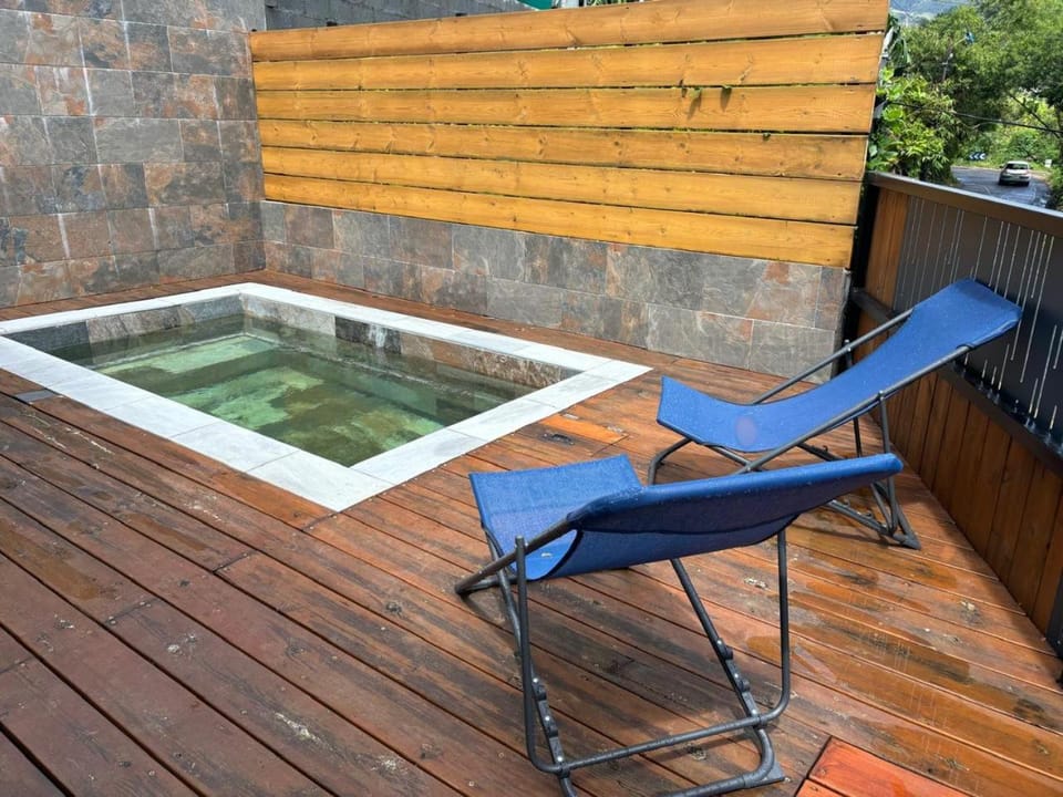 Swimming pool, sunbed