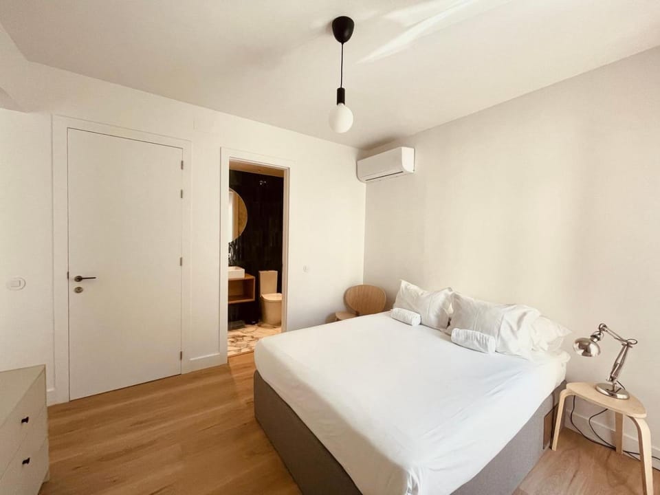1BR Cosy Luminous w/ AC | By Airnest Apartment in Lisbon