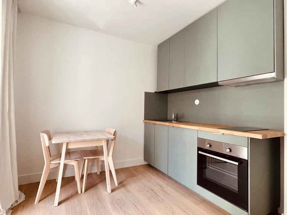 1BR Cosy Luminous w/ AC | By Airnest Apartment in Lisbon