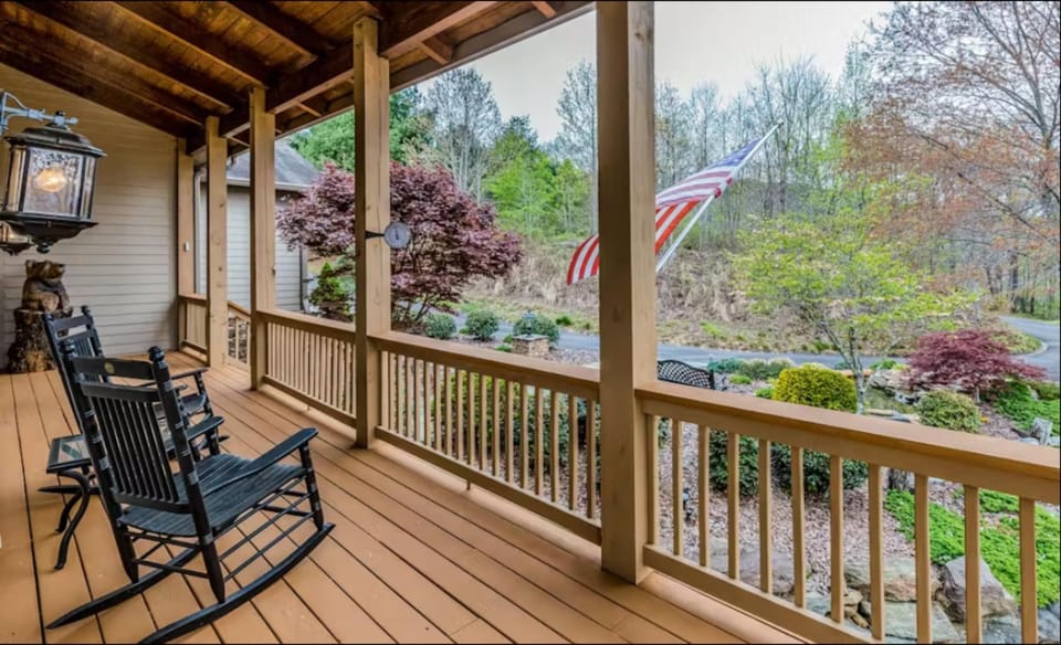 Summit Escape House in Swain County