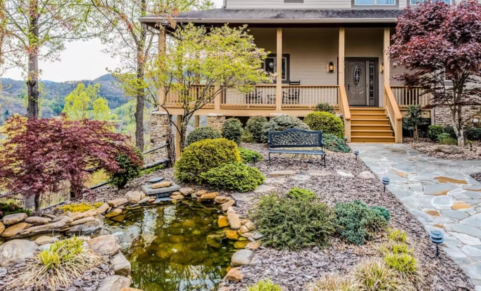 Summit Escape House in Swain County