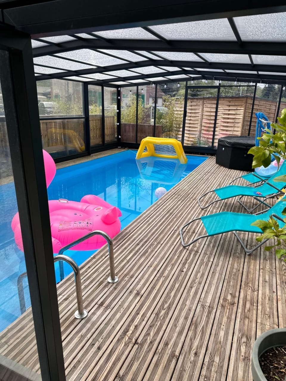 Hot Tub, Swimming pool