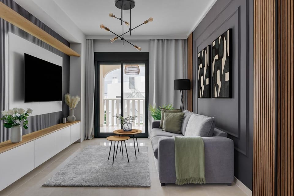 Communal lounge/ TV room, TV and multimedia, Living room