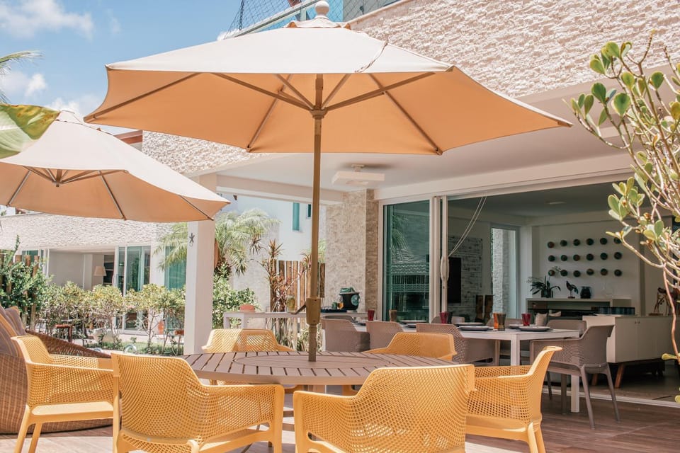Property building, Balcony/Terrace, Swimming pool, sunbed