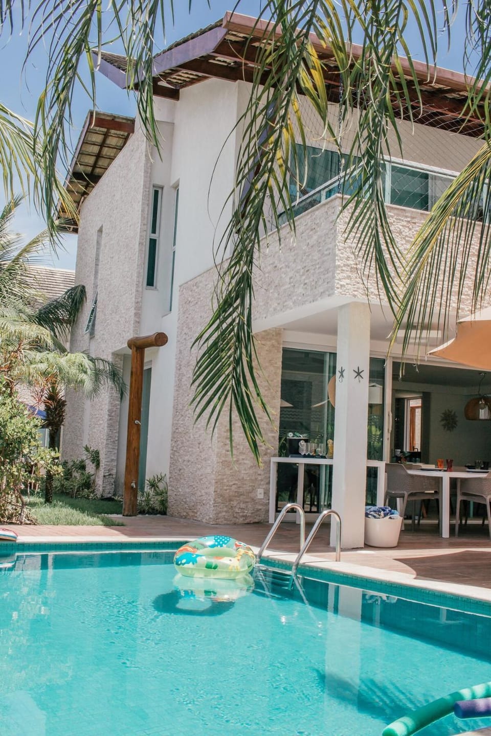 Property building, Patio, Pool view, Swimming pool, Swimming pool, sunbed