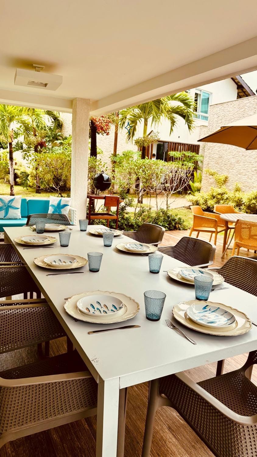 Seating area, Dining area