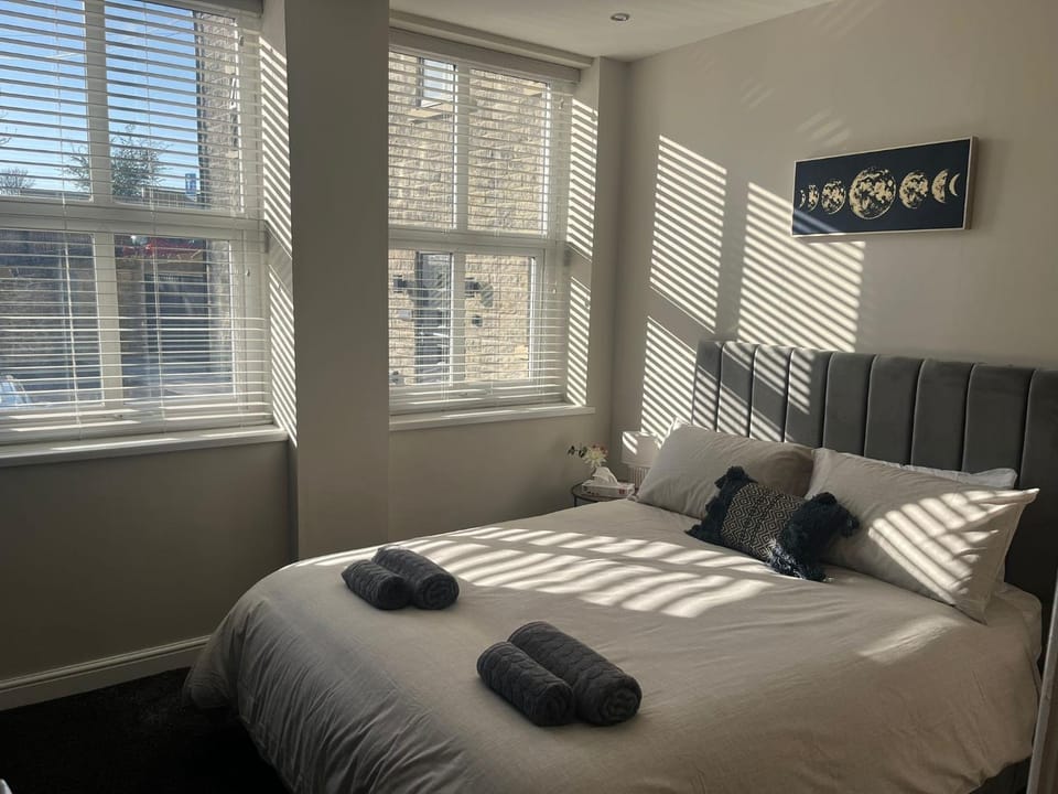 Bed, Photo of the whole room, towels