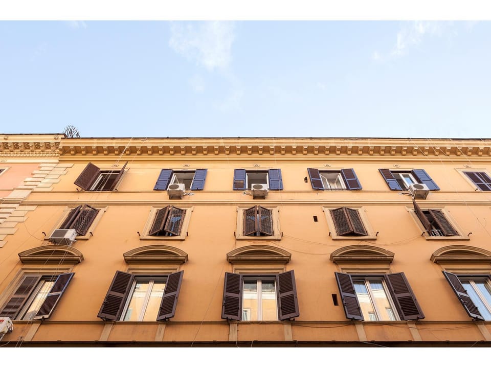 Property building, Facade/entrance
