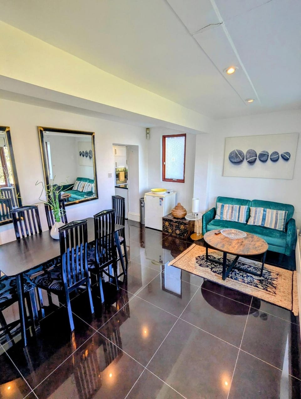 Living room, Seating area, Dining area