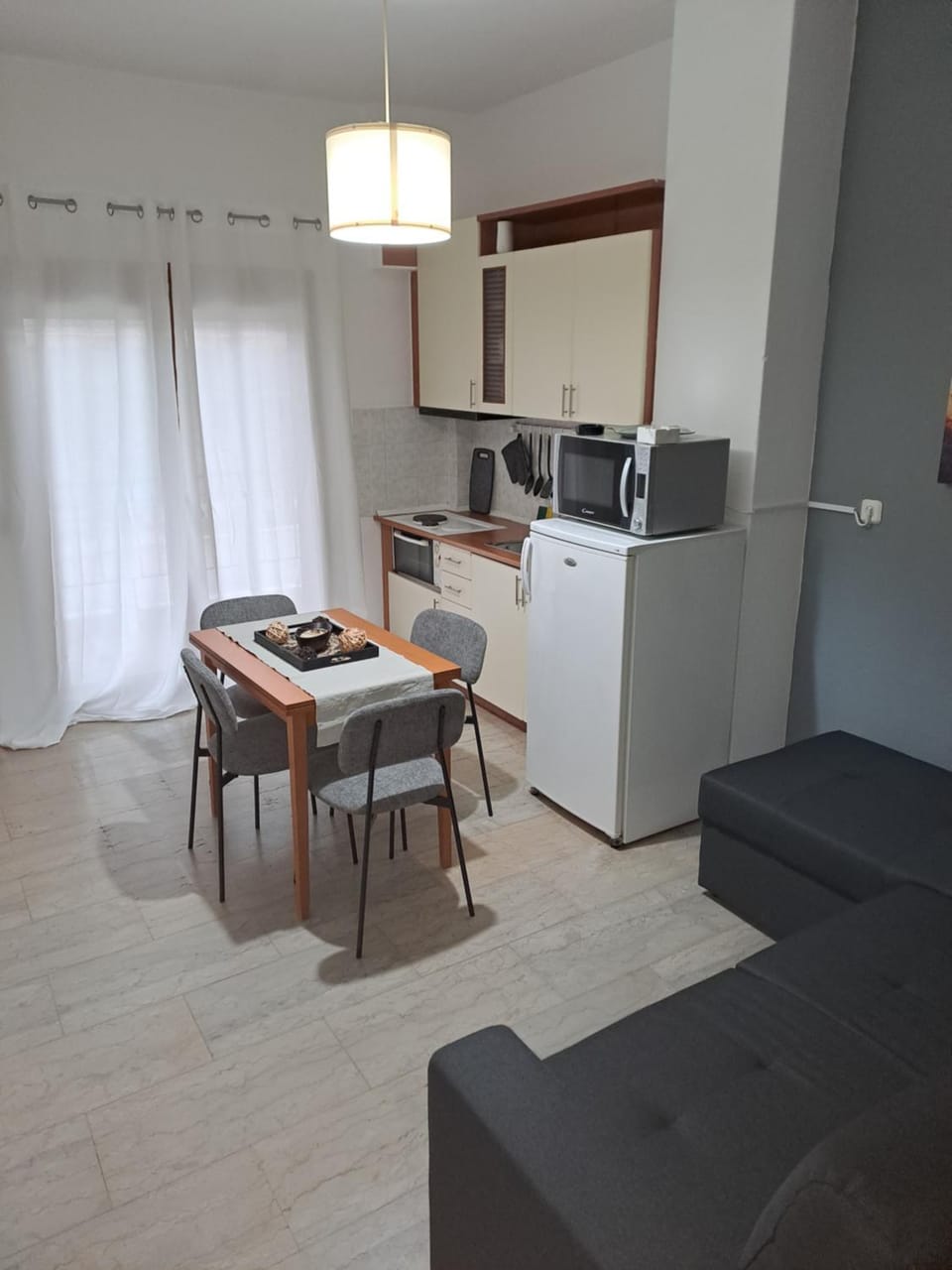 Kitchen or kitchenette, Living room, Dining area, oven