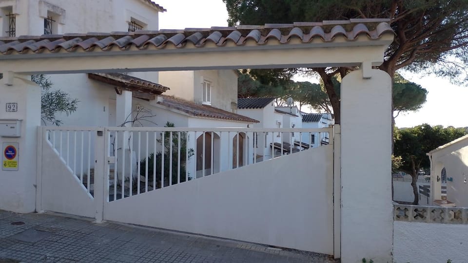 Property building, Street view