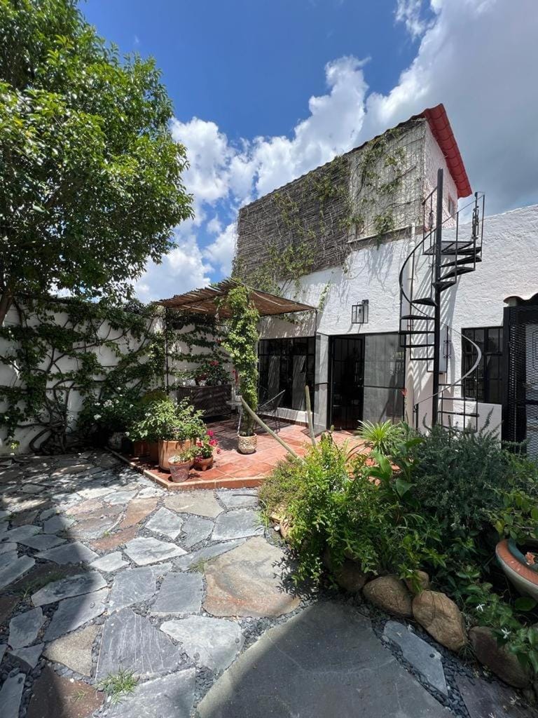 Chic 1 Bedroom Casita with Secret Garden Apartment in San Miguel de Allende