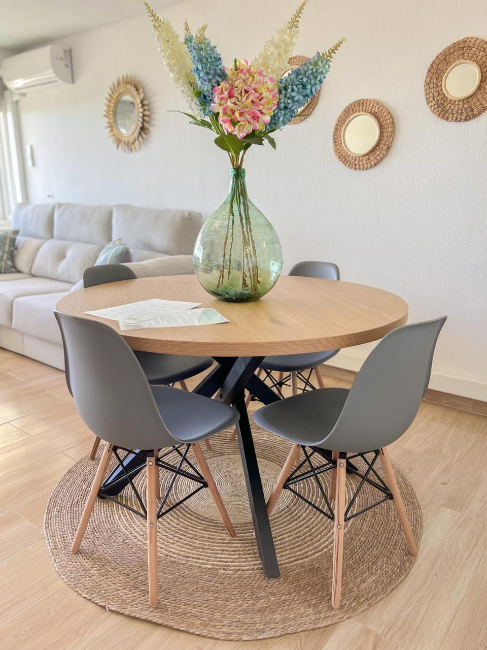 Living room, Dining area