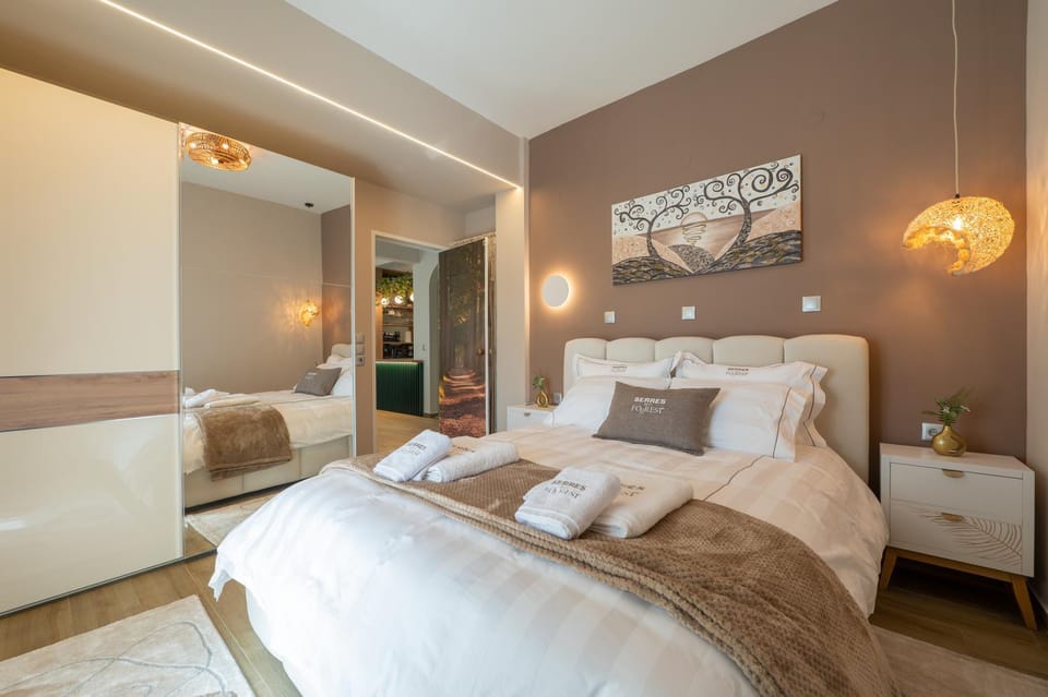 Bed, Photo of the whole room, Bedroom, towels