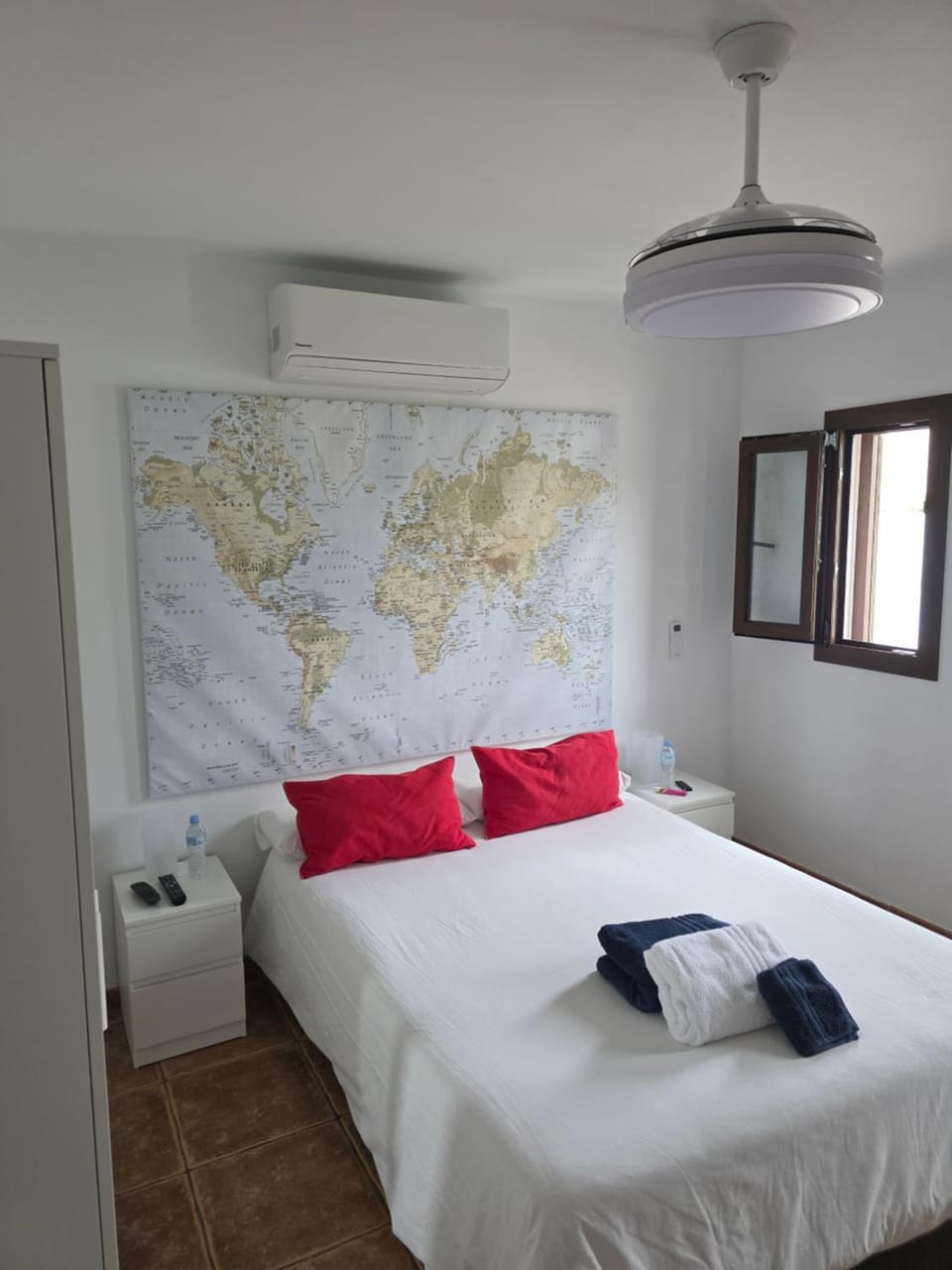 Property building, Bed, air conditioner