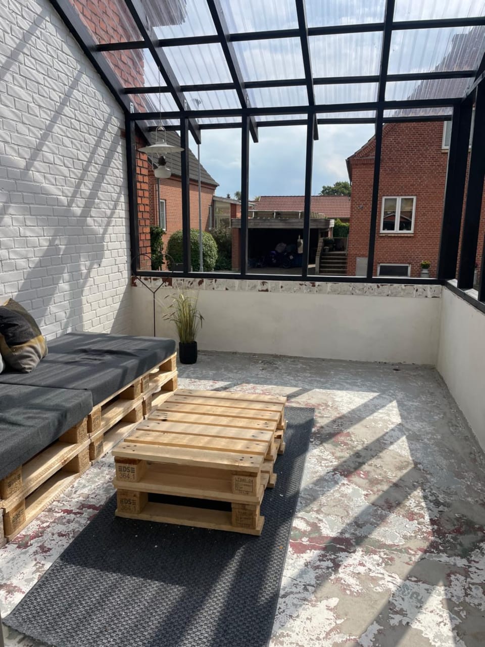 Stor lys lejlighed på 100 kvm, central beliggenhed Apartment in Central Denmark Region