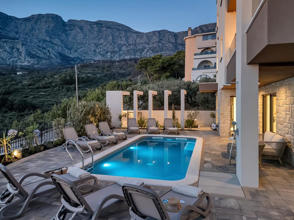 Mountain view, Swimming pool