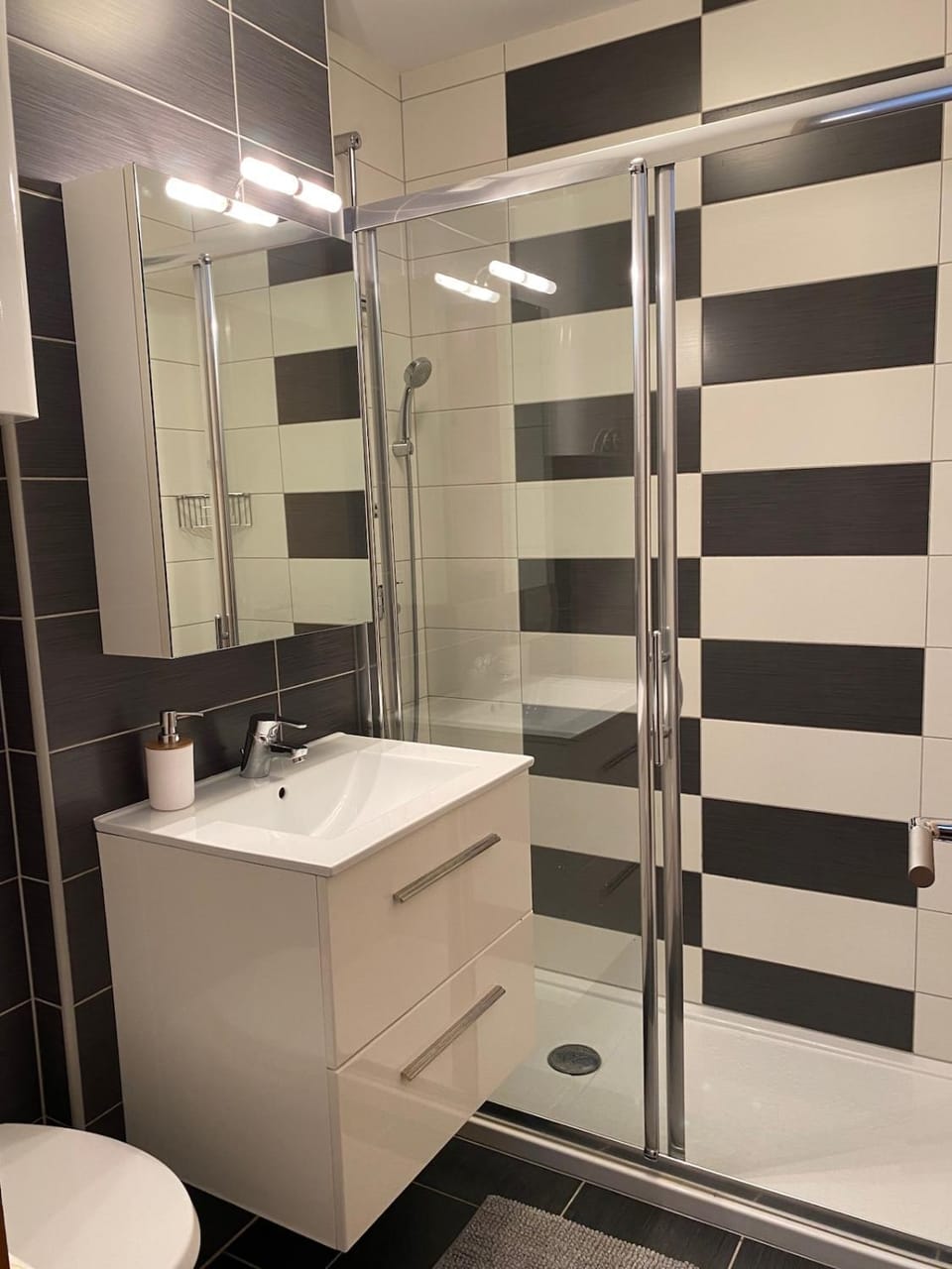 Shower, Bathroom