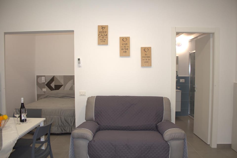 Bed, Living room, Photo of the whole room