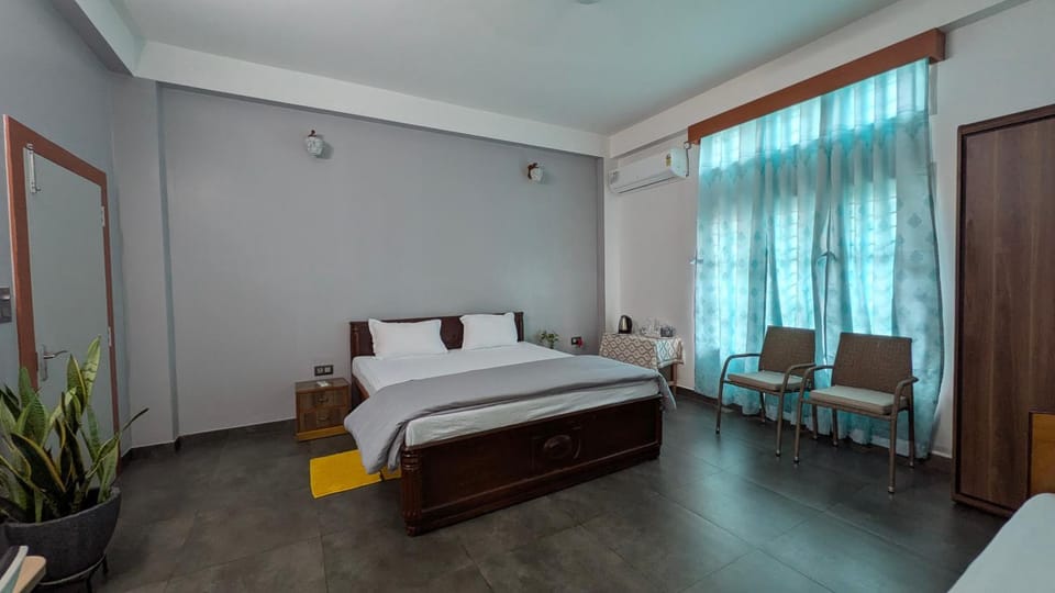 Bed, Bedroom, Area and facilities
