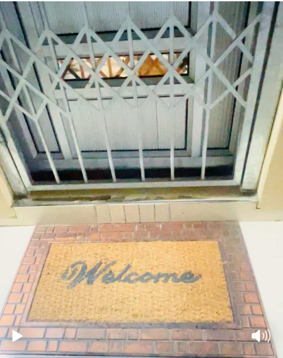THE NIGHT Guesthouse Bed and Breakfast in KwaZulu-Natal
