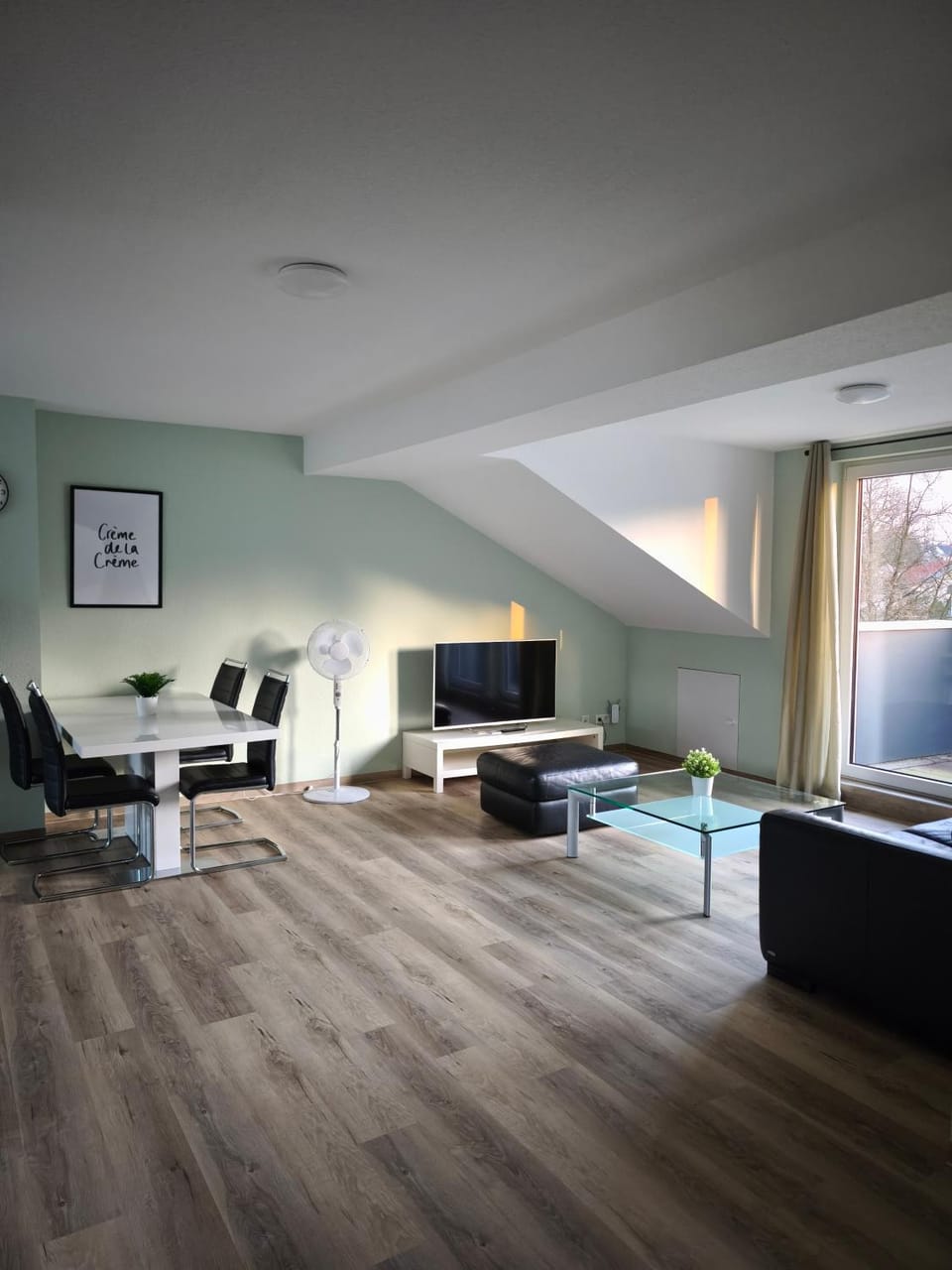 TV and multimedia, Living room, Seating area