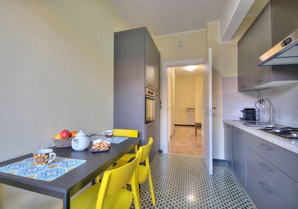 Kitchen or kitchenette, Dining area, dishwasher, oven, pet friendly, stove