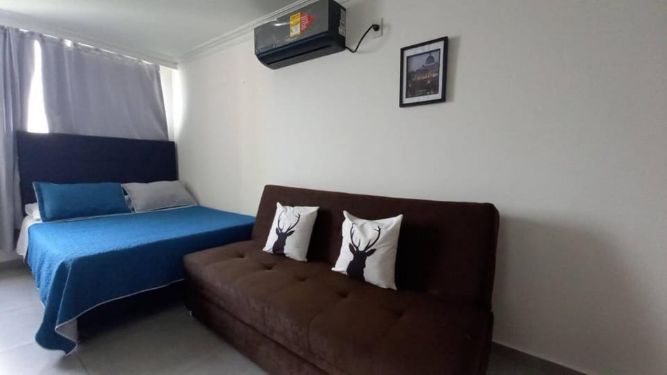 Bed, Living room
