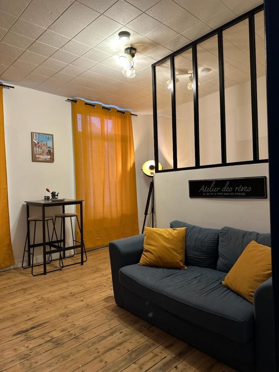 Living room, Seating area