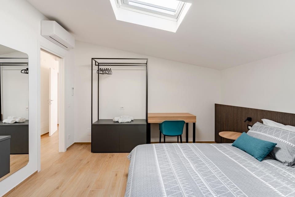 Bed, Photo of the whole room, Bedroom, wardrobe