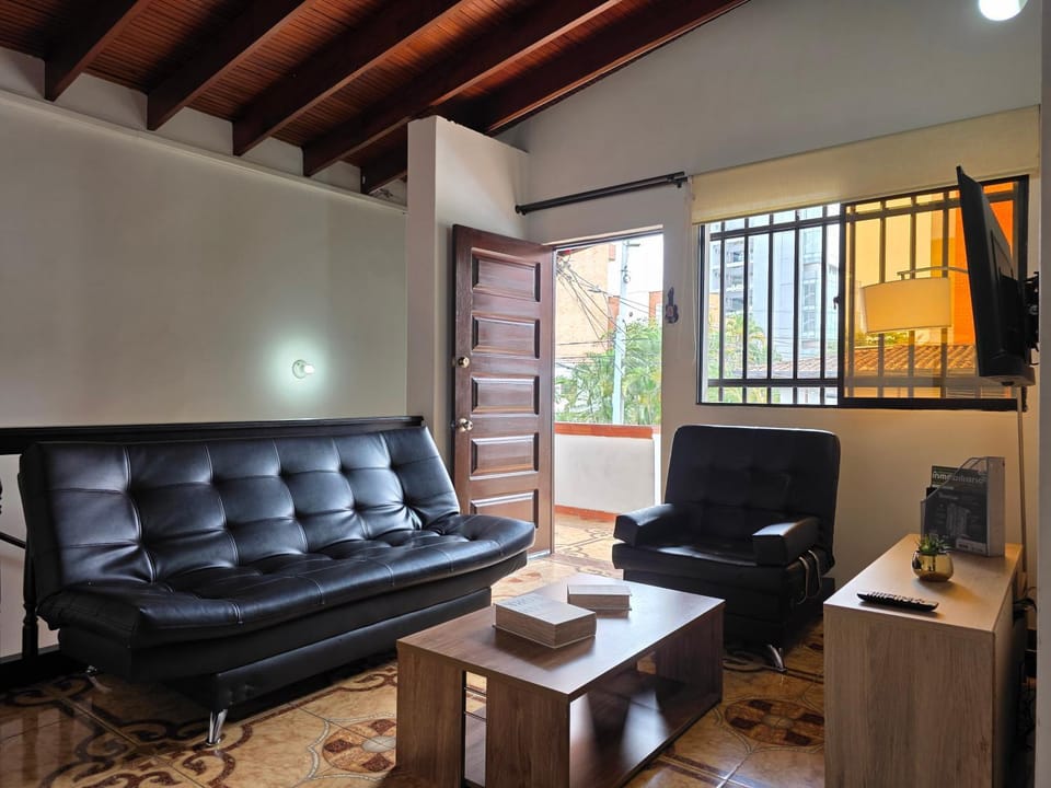 Casa privada cerca al Estadio y la 70 House in Medellin