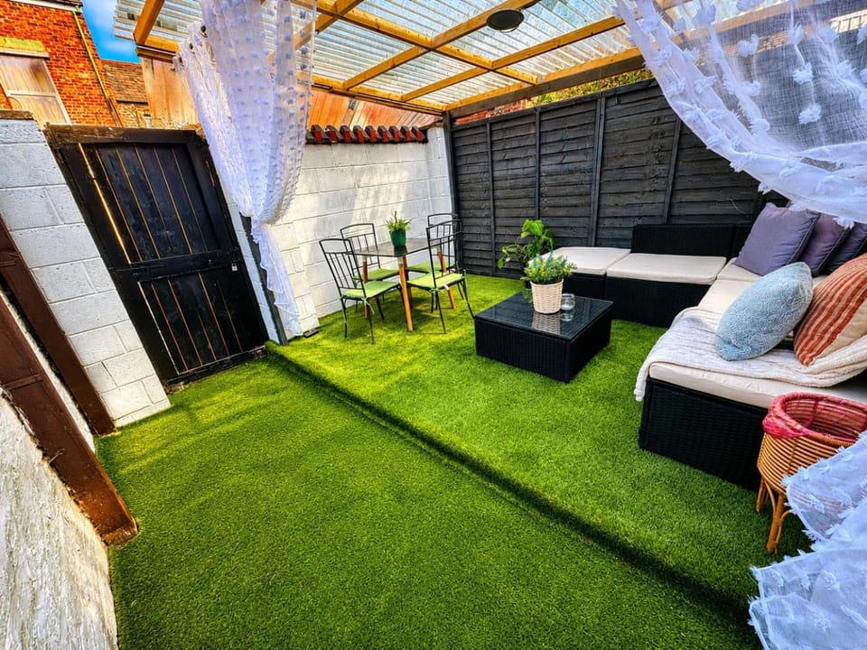 Patio, Spring, Day, Garden, View (from property/room), Balcony/Terrace, Living room, Seating area, Garden view