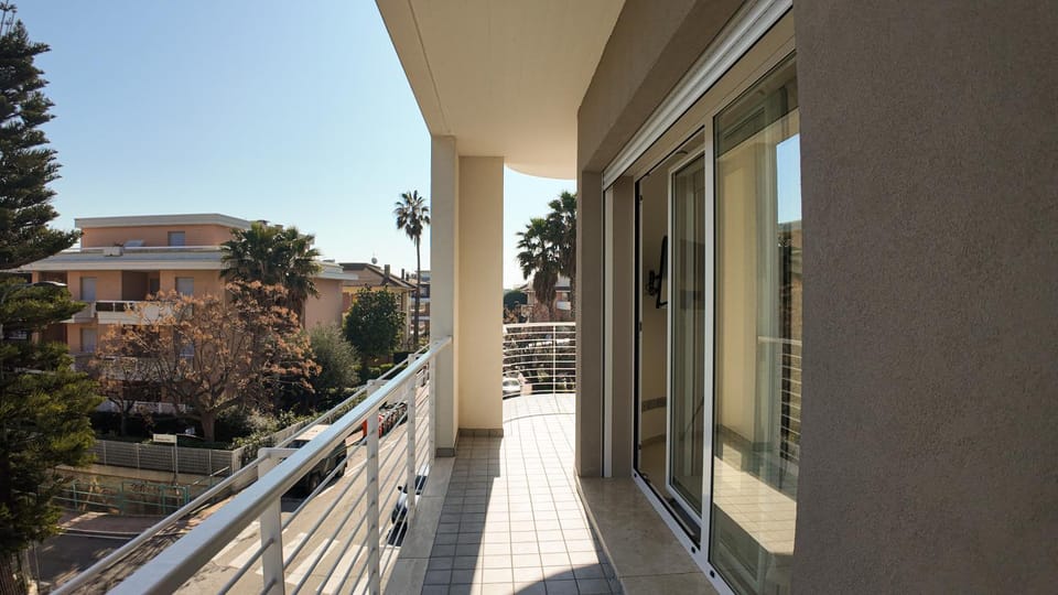 Property building, View (from property/room), Balcony/Terrace