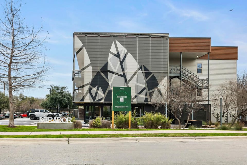 Property building, Street view