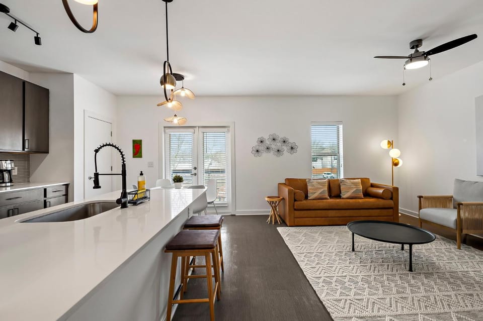 Kitchen or kitchenette, Living room