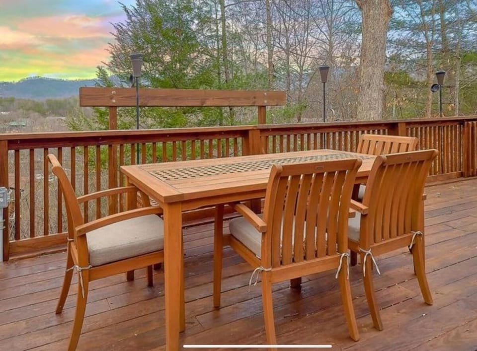 Natural landscape, Dining area, Mountain view
