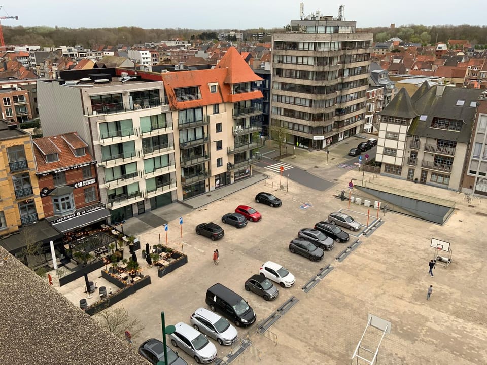 sunny terrace Apartment in De Panne