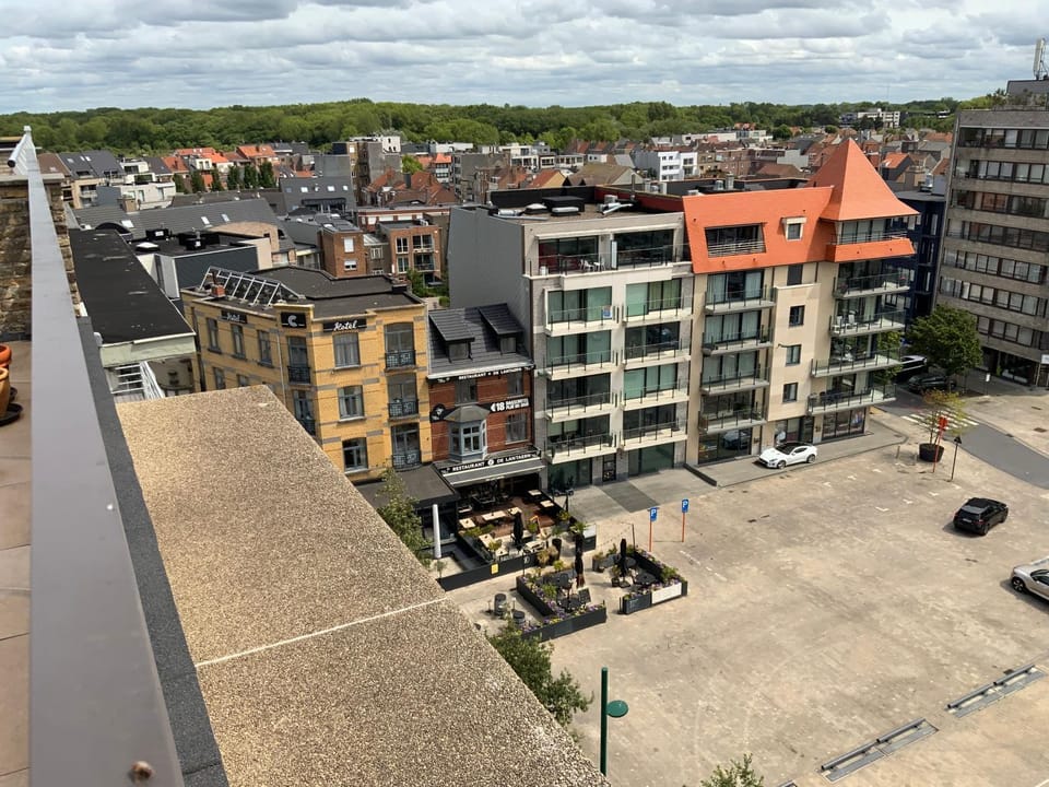 sunny terrace Apartment in De Panne