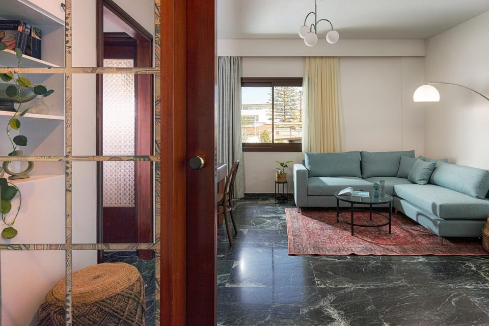 Living room, Decorative detail, Seating area