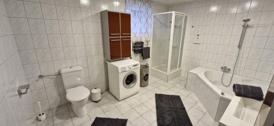 Shower, Toilet, Bathroom, Bath, washing machine, dryer