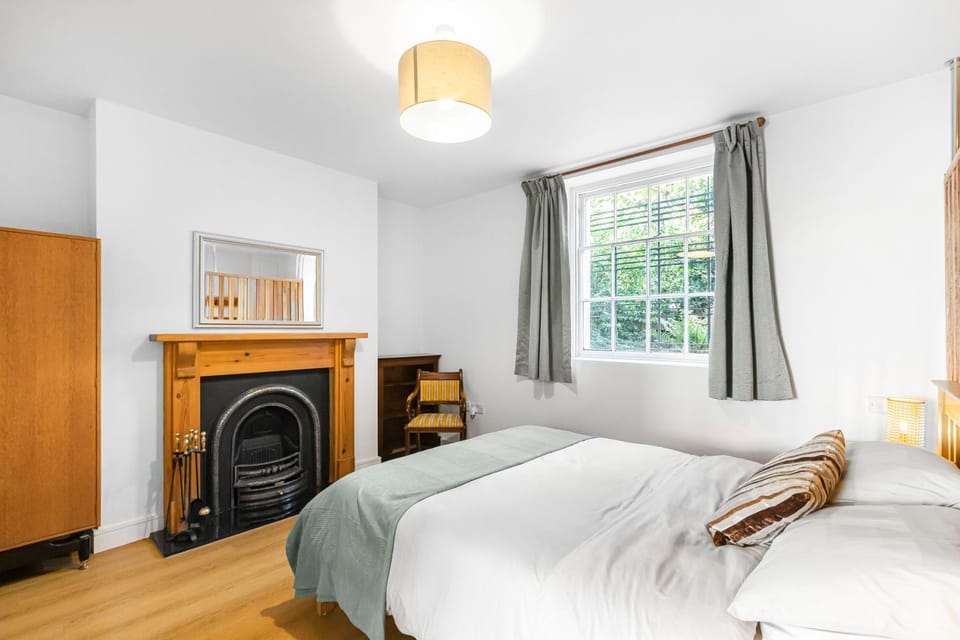 Large, quiet flat in Islington Apartment in London Borough of Islington