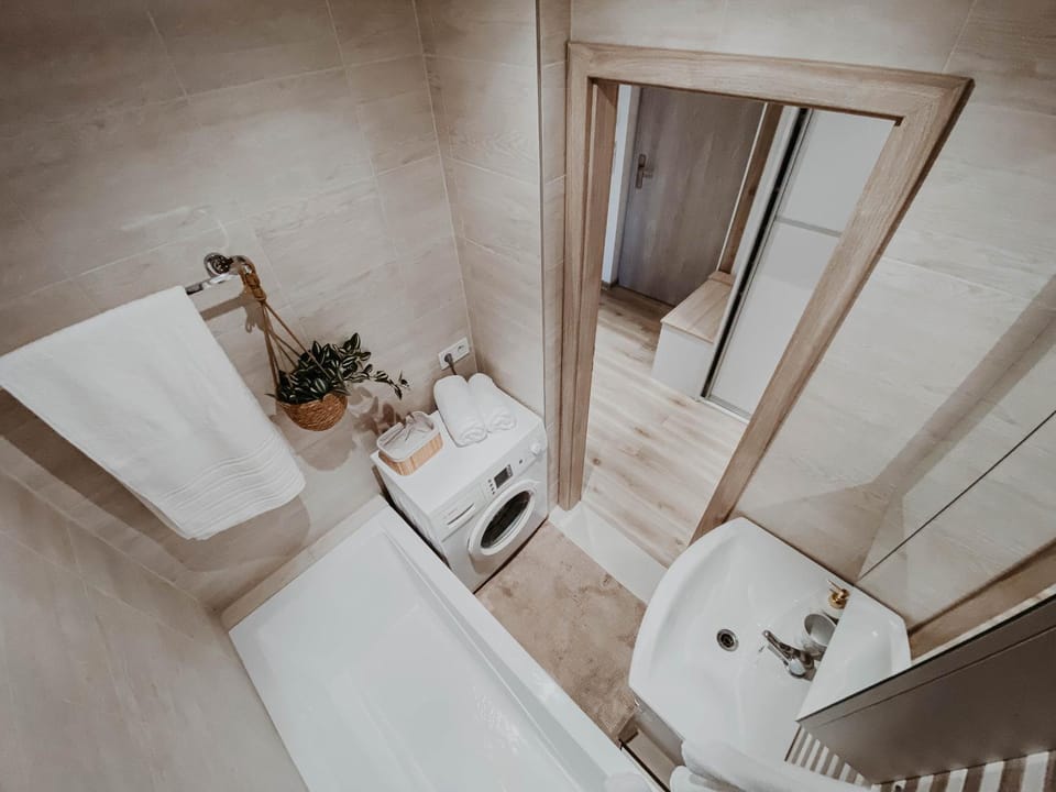 Bathroom, Bath