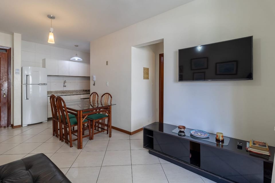 Beautiful apt 2 minutes from Canas beach RSA025 Apartment in Florianopolis