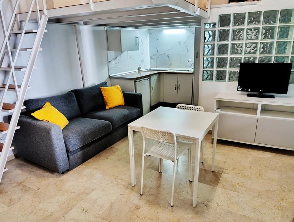 TV and multimedia, Living room, Dining area
